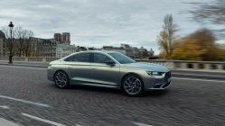 DS 9 E-Tense: Sila a komfort plug-in hybridu