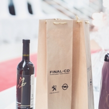 Krst titulky magazínu Guest