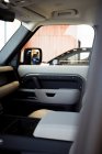 Nový Land Rover Defender čaká na svojich zákazníkov