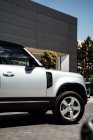 Nový Land Rover Defender čaká na svojich zákazníkov