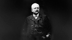 Nový model PEUGEOT 308 pripomína 211. výročie značky Peugeot