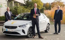 Opel Corsa-e je víťazom prestížnej ankety Zlatý volant 2020