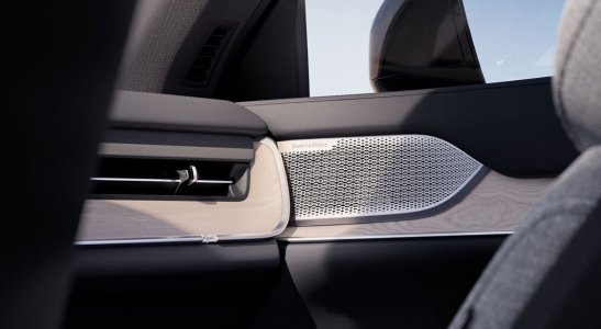 V novom plne elektrickom SUV Volvo EX90 sa spája podmanivý zvuk a prémiový dizajn