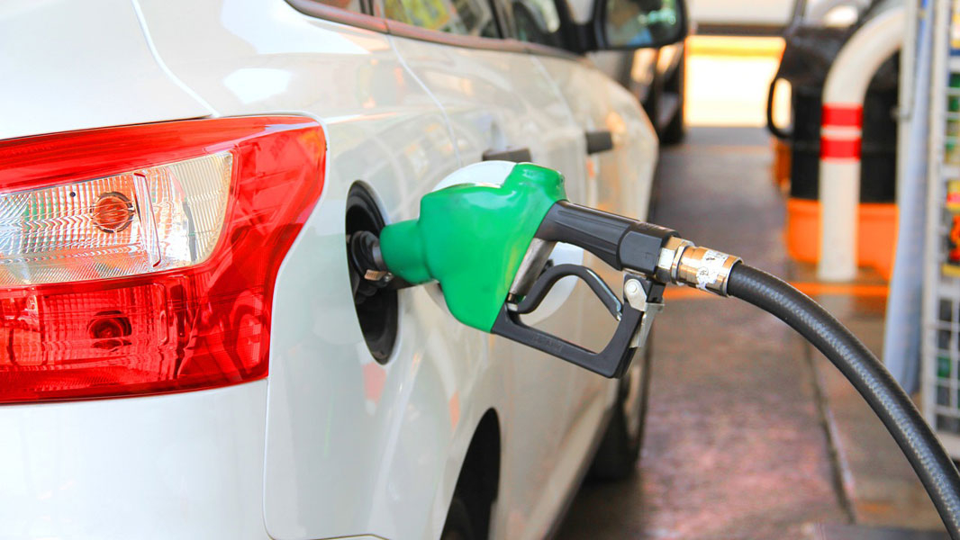 Benzín, diesel alebo alternatívny pohon. Ktorý typ pohonu si vybrať pre svoje auto?