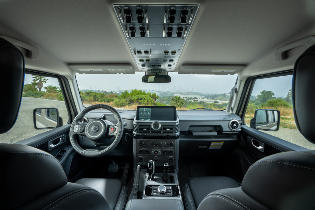 Ineos Grenadier vs. Land Rover Defender Ineos Grenadier vs. Land Rover Defender