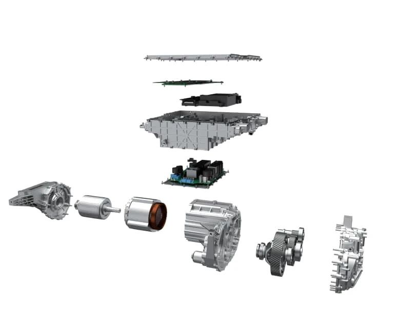 Prv&eacute; s&eacute;riovo vyr&aacute;ban&yacute; elektrick&yacute; pohon 8 v 1 na svete