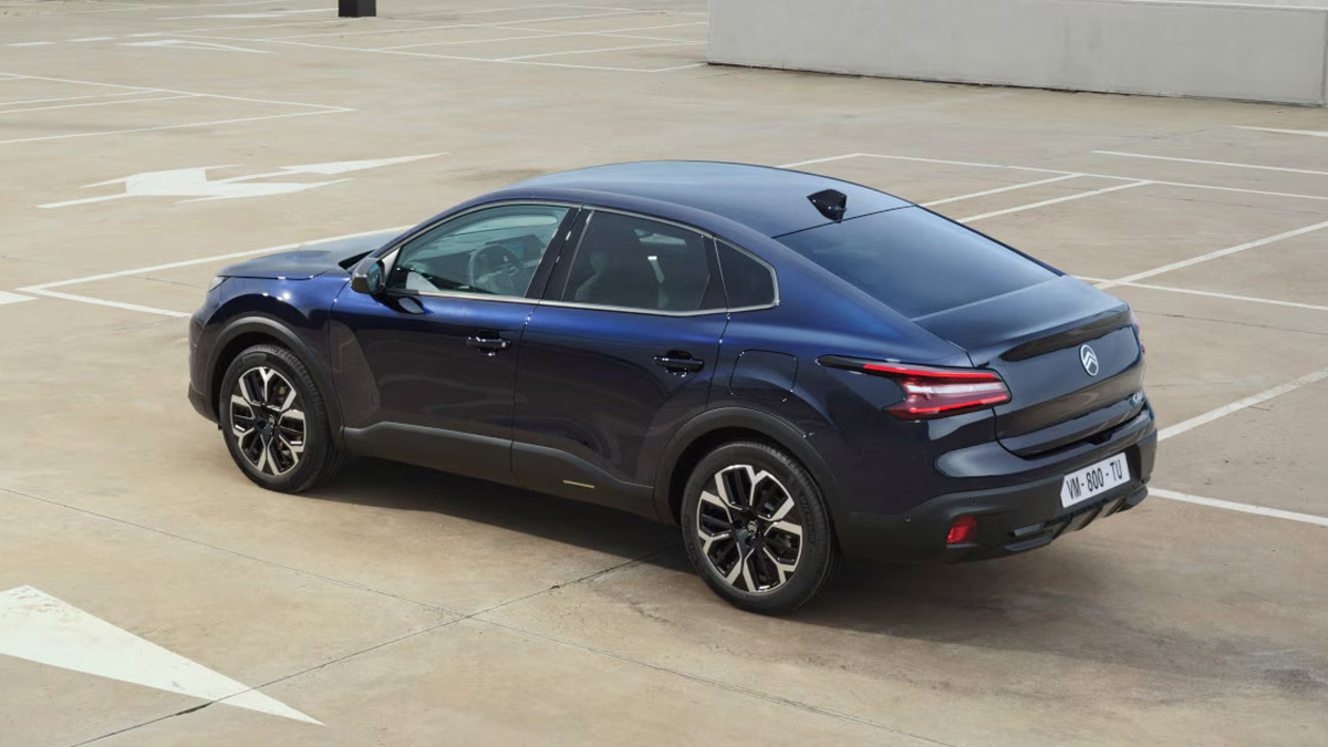 Elegantný fastback. Komfortný salónik 3