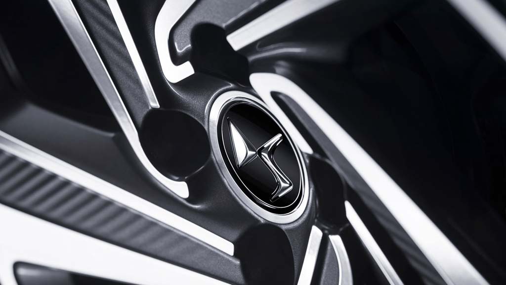 Origin&aacute;lne pr&iacute;slu&scaron;enstvo DS