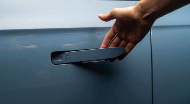 Zapustené kľučky dverí