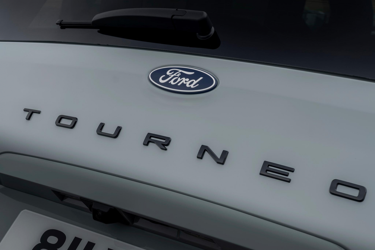 Ford E-Tourneo Courier