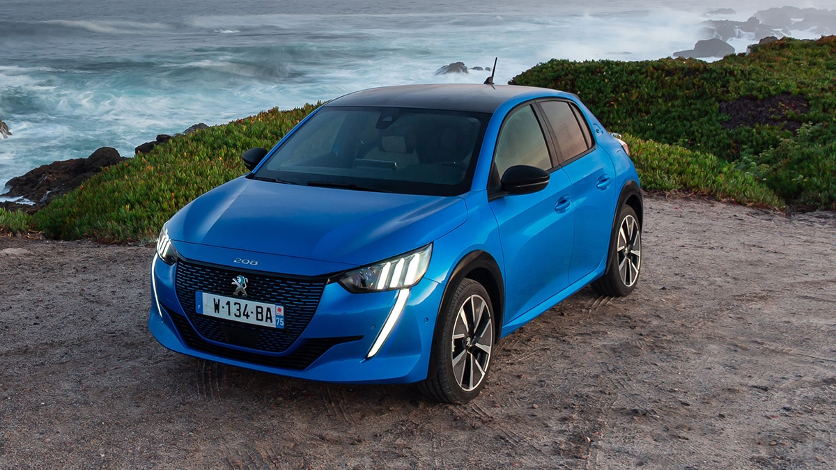 PEUGEOT e-208