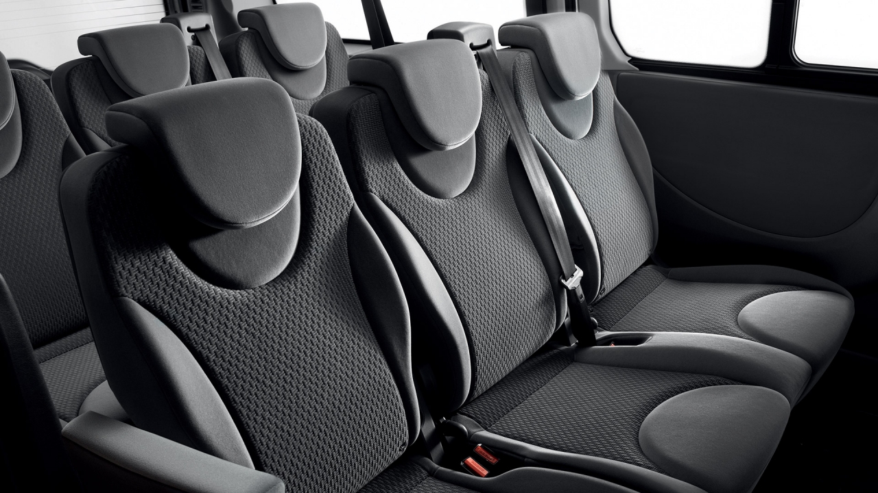 Фиат сиденья. Сидение пежо эксперт. Чехлы передние на пежо эксперт 2021. Peugeot traveller 2 сиденья. Сидения фиат скудо джампи эксперт.