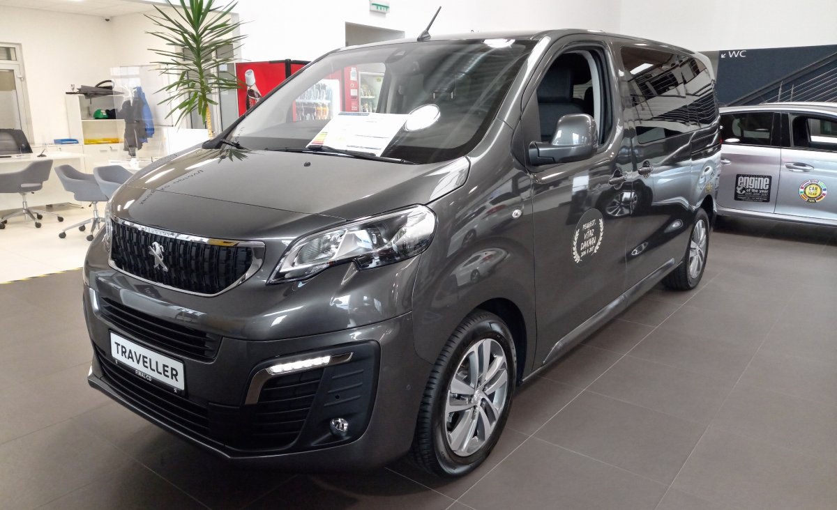 Автомобиль peugeot traveller