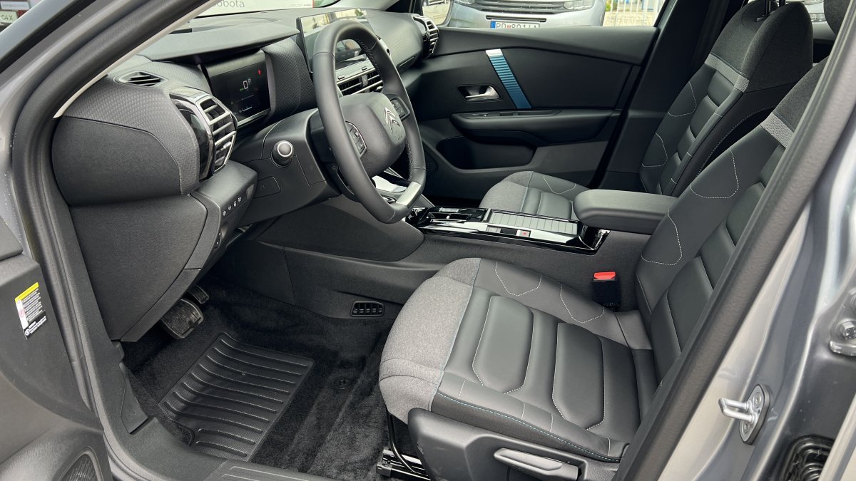 Citroën C4 Elektromotor SHINE BEV 136k (100 kW) 