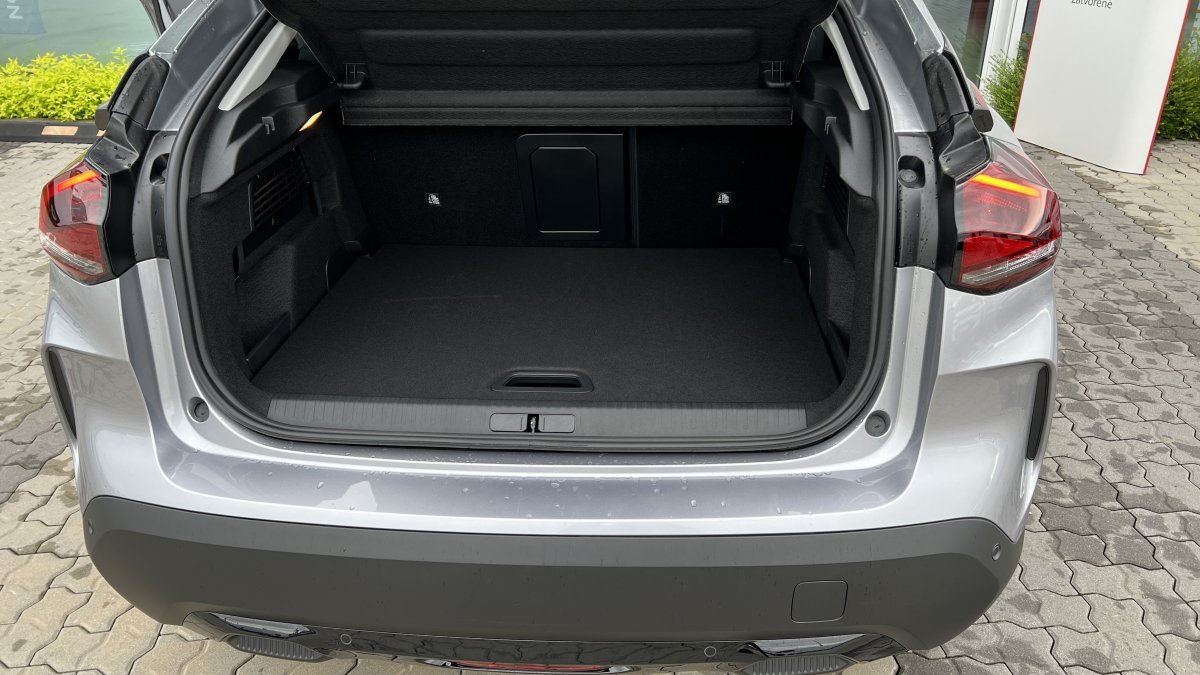 Citroën C4 Elektromotor SHINE BEV 136k (100 kW) 