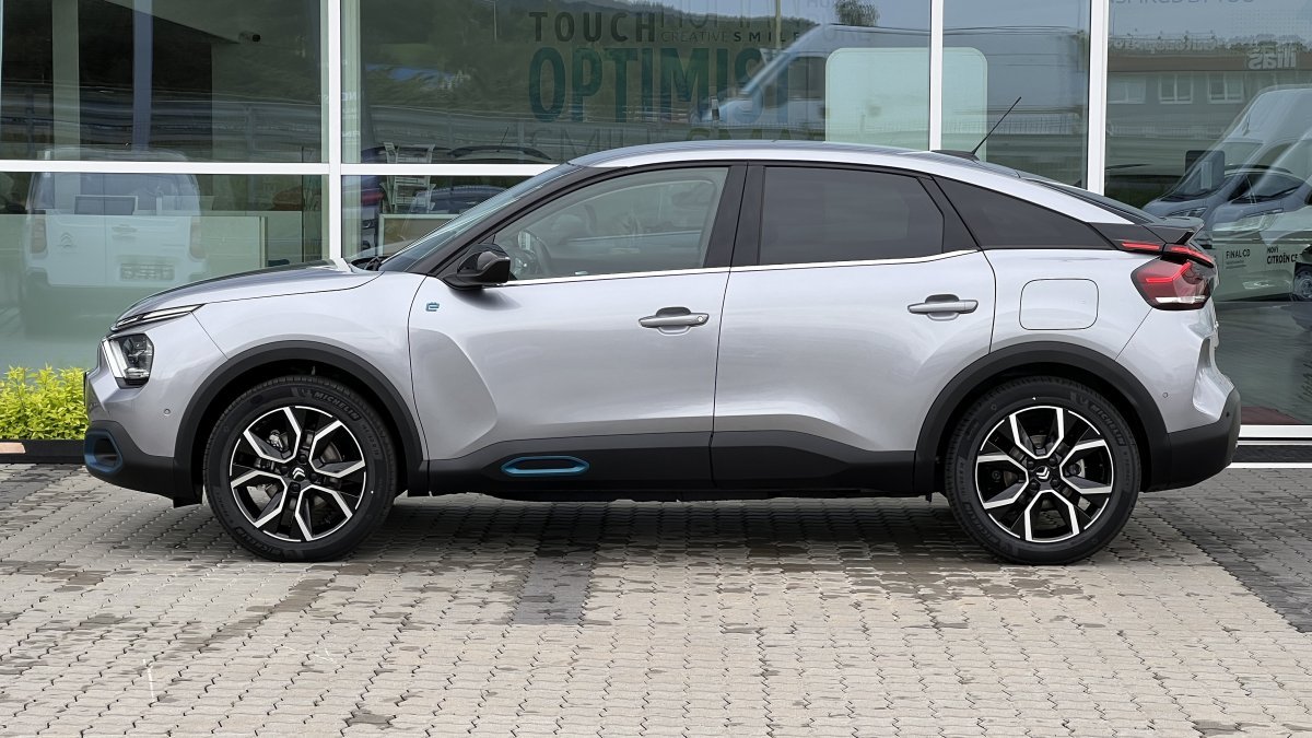 Citroën C4 Elektromotor SHINE BEV 136k (100 kW) 