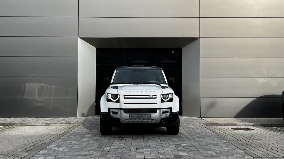 Land Rover Defender 3.0D I6 D250 SE COUNTY EDITION