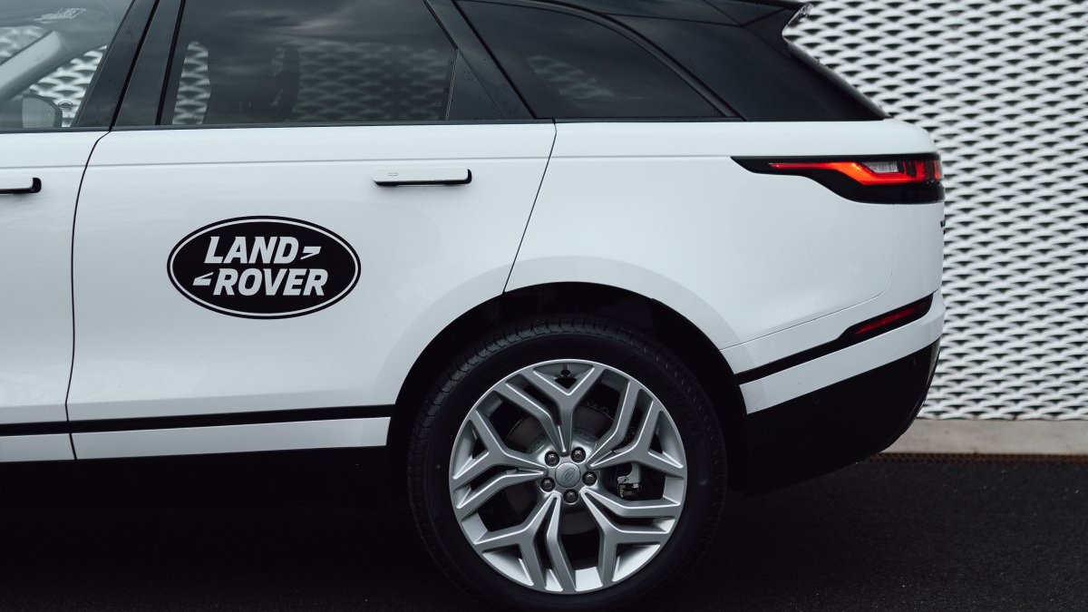 Land Rover Range Rover Velar 3.0D I6 MHEV AWD R-Dynamic SE