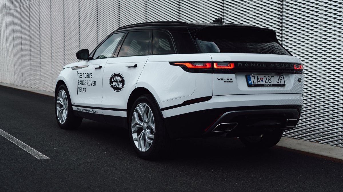 Land Rover Range Rover Velar 3.0D I6 MHEV AWD R-Dynamic SE