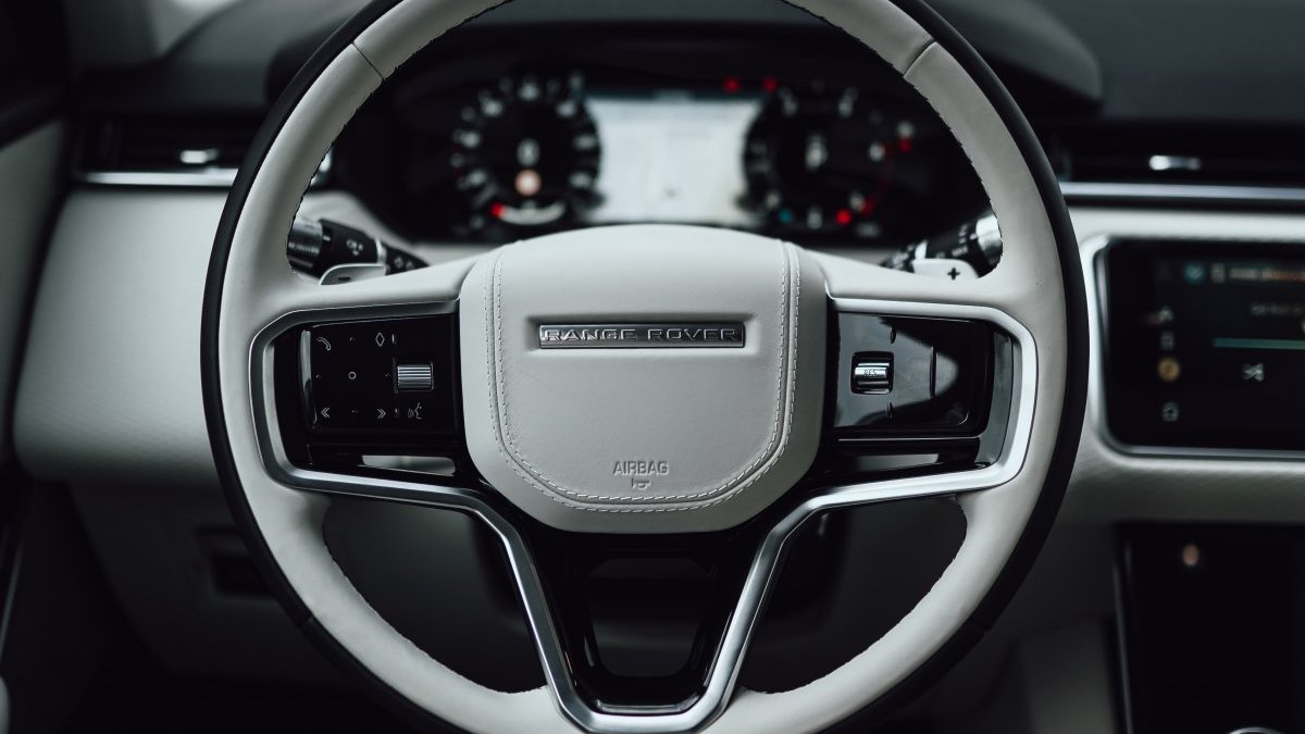 Land Rover Range Rover Velar 3.0D I6 MHEV AWD R-Dynamic SE