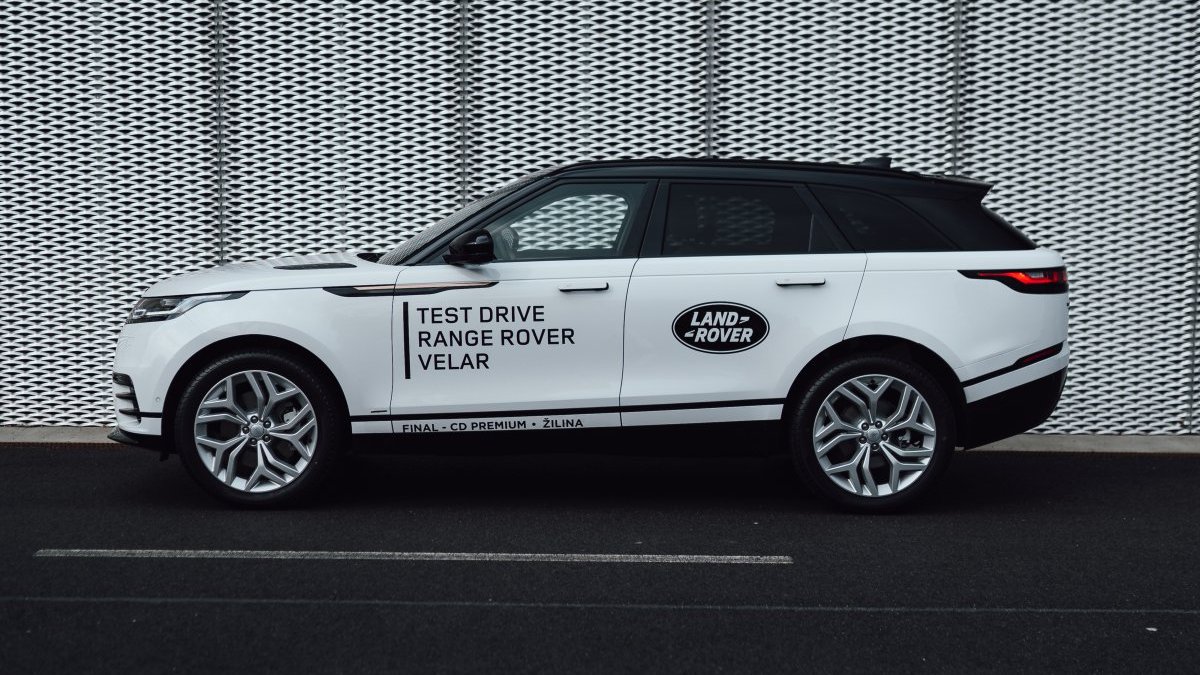 Land Rover Range Rover Velar 3.0D I6 MHEV AWD R-Dynamic SE