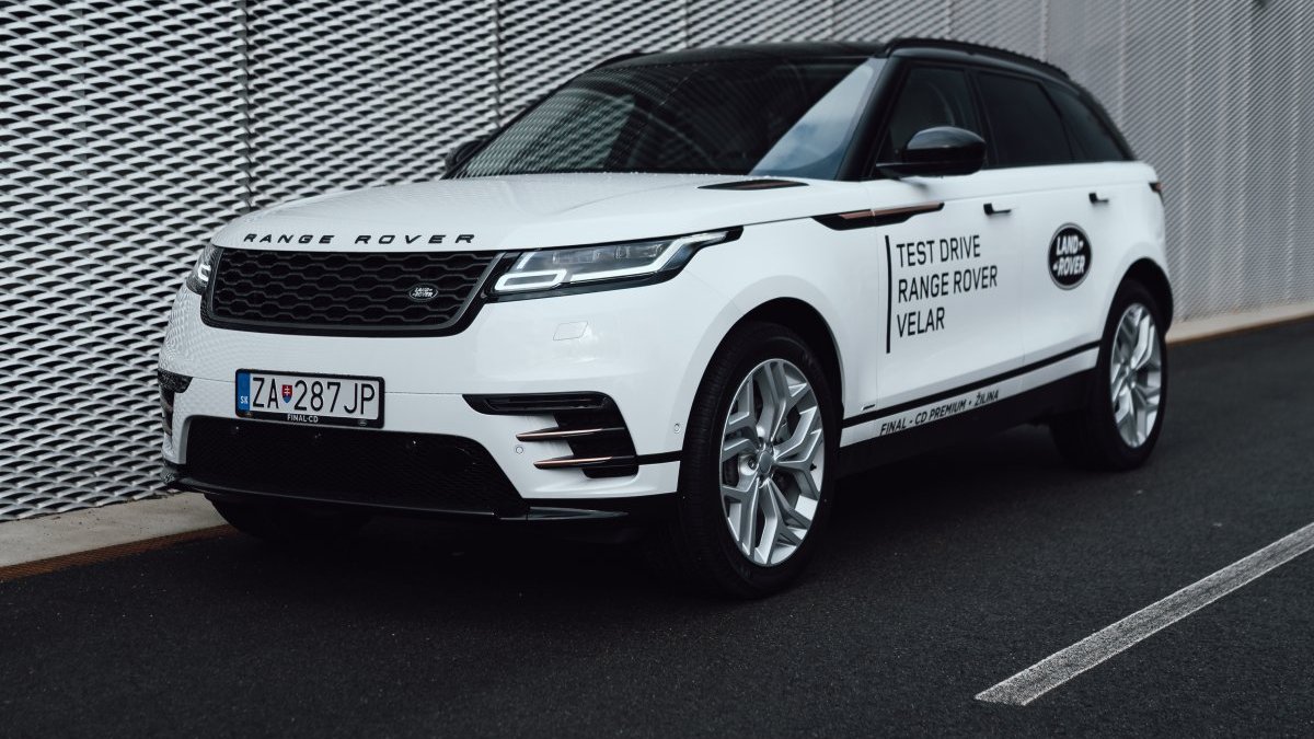 Land Rover Range Rover Velar 3.0D I6 MHEV AWD R-Dynamic SE