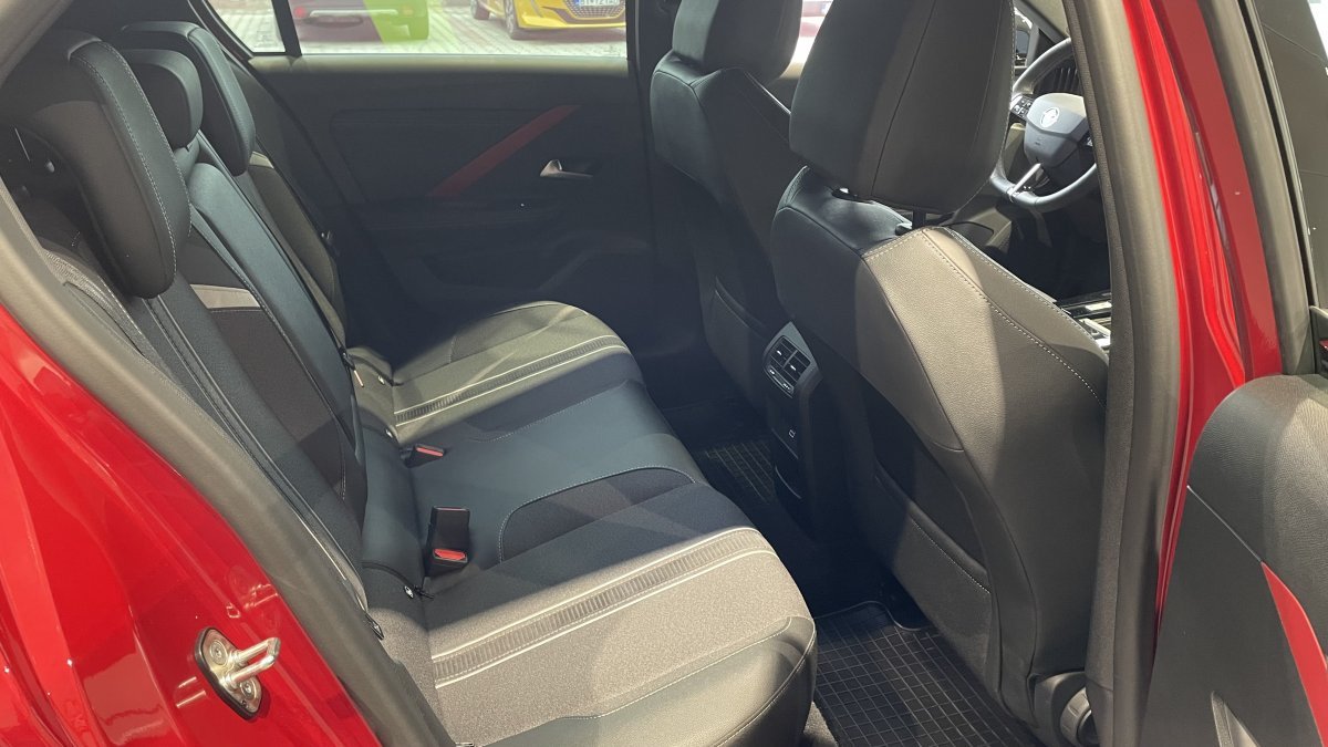 Opel Astra NEW 1,2 Turbo GS Line AT8 
