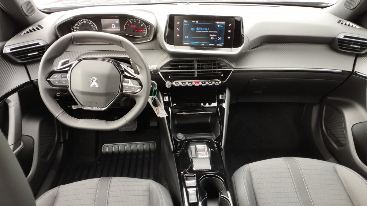 Peugeot 2008 NEW 1,5 BlueHDi Allure Pack 130k EAT8