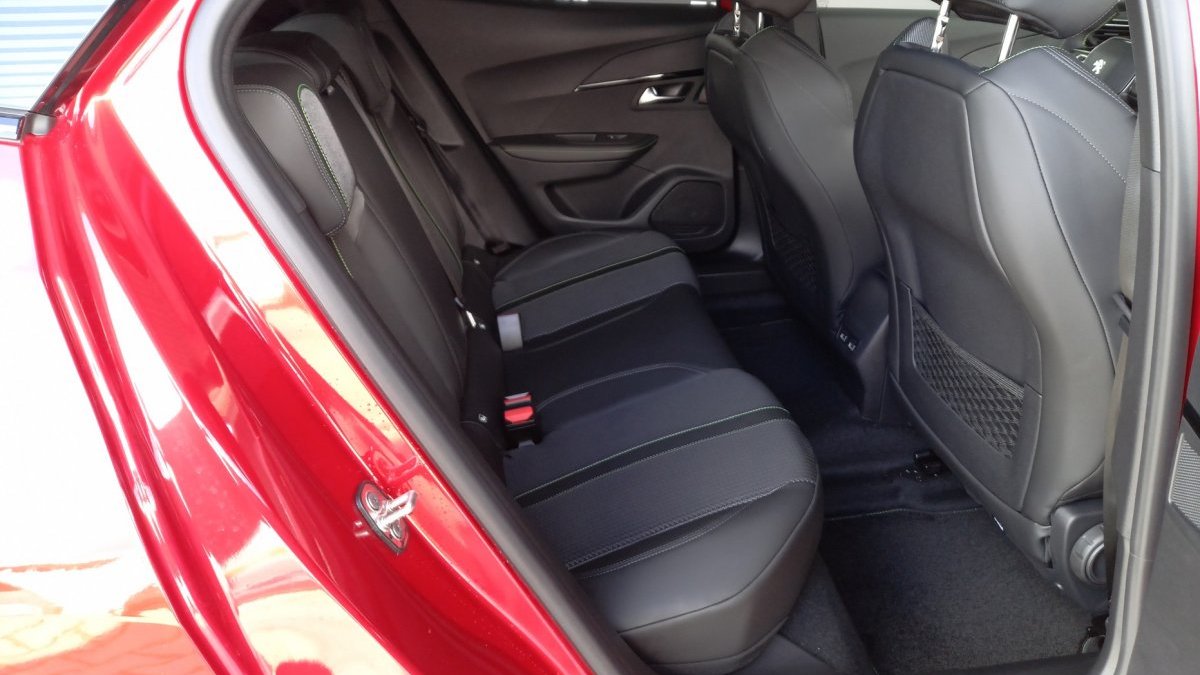 Peugeot 2008 NEW 1.2 PureTech GT 130k EAT8