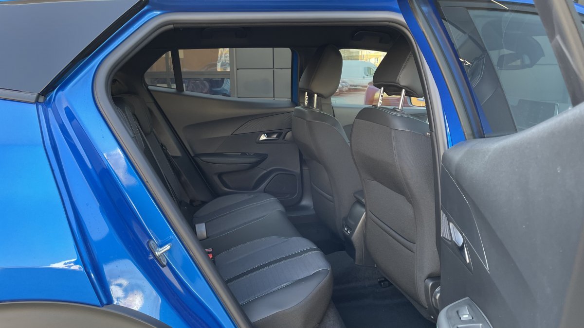 Peugeot 2008 NEW 1,5 BlueHDi ALLURE 130k EAT8