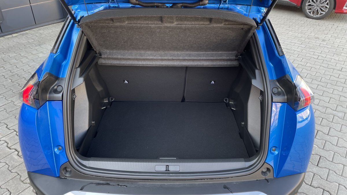 Peugeot 2008 NEW 1,5 BlueHDi ALLURE 130k EAT8