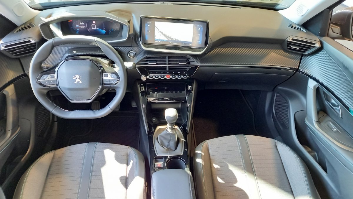 Peugeot 2008 NEW 1.2 PureTech Allure 130k BVM6