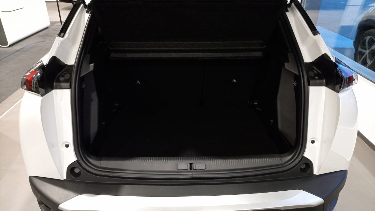 Peugeot 2008 NEW 1.2 PureTech GT 130k EAT8