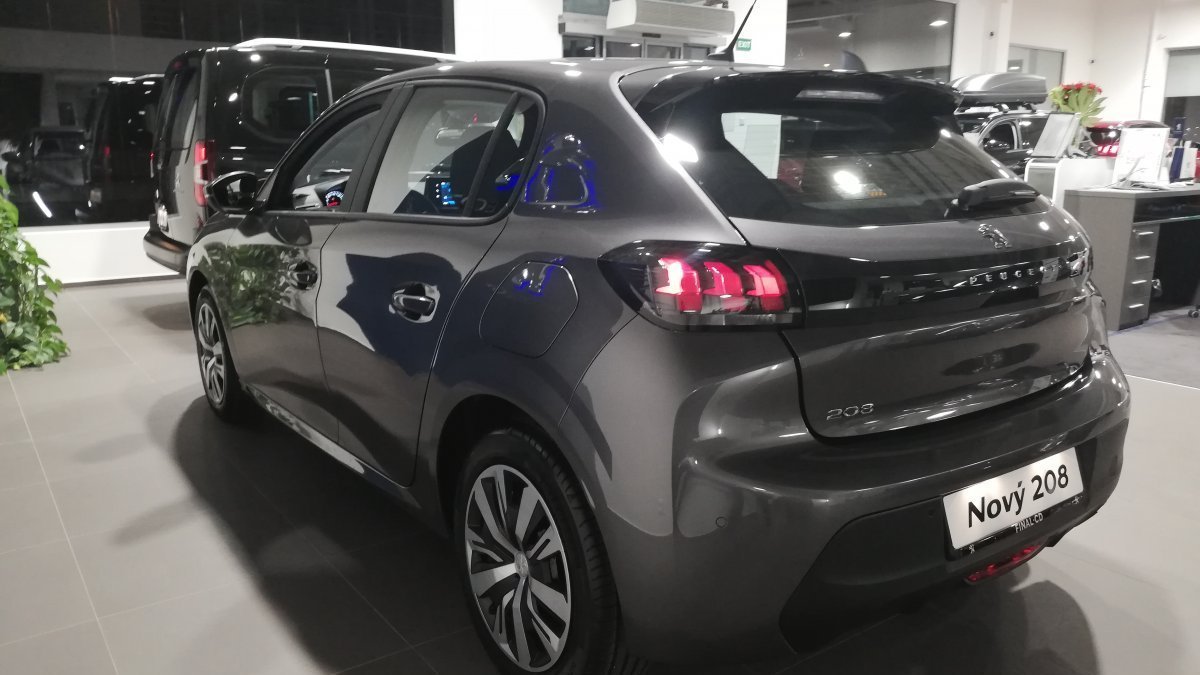 Peugeot 208 NEW 1.2 PureTech Active Pack 100k EAT8