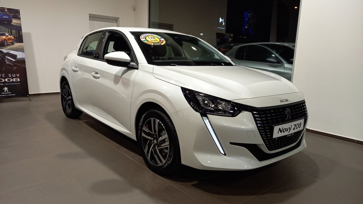 Peugeot 208 NEW 1.2 PureTech Allure 100k EAT8