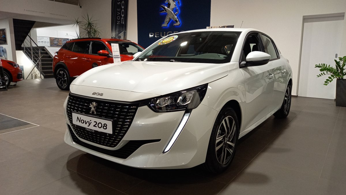 Peugeot 208 NEW 1.2 PureTech Allure 100k EAT8