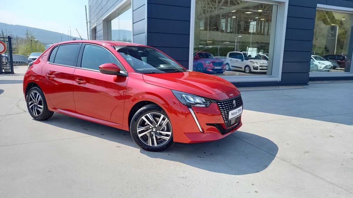 Peugeot 208 NEW 1.2 PureTech Allure 100k EAT8