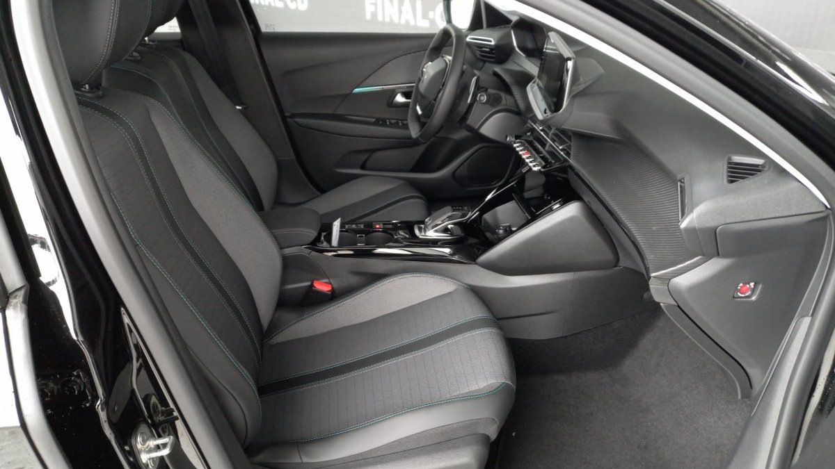 Peugeot 208 NEW 1.2 PureTech Allure 100k EAT8