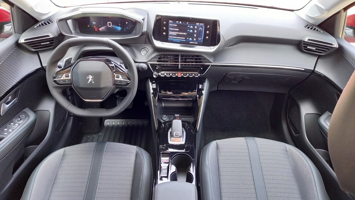 Peugeot 208 NEW 1.2 PureTech Allure Pack 100k BVM6