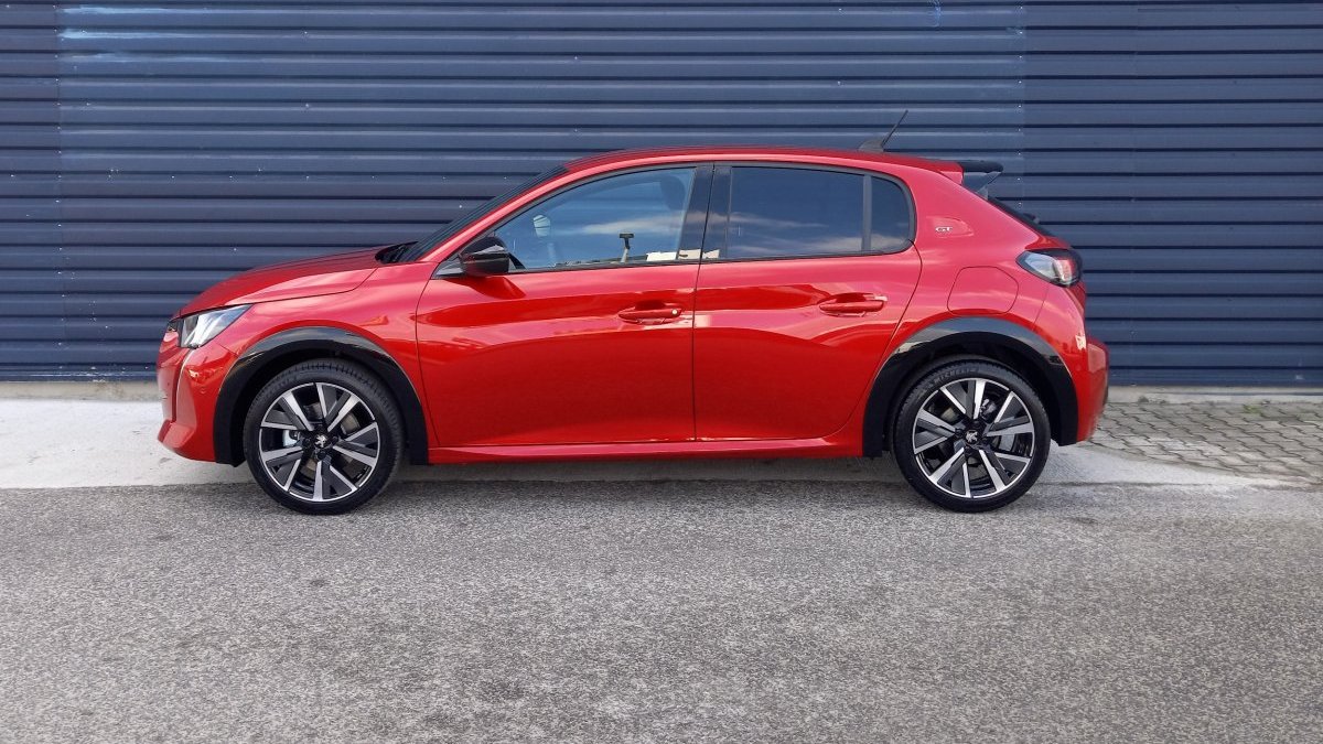 Peugeot 208 NEW 1.2 PureTech GT 100k EAT8