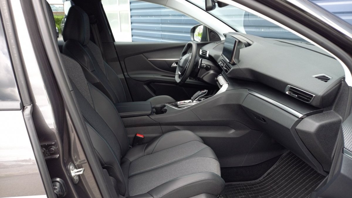 Peugeot 3008 NEW 1,5 BlueHDi Allure Pack 130k EAT8