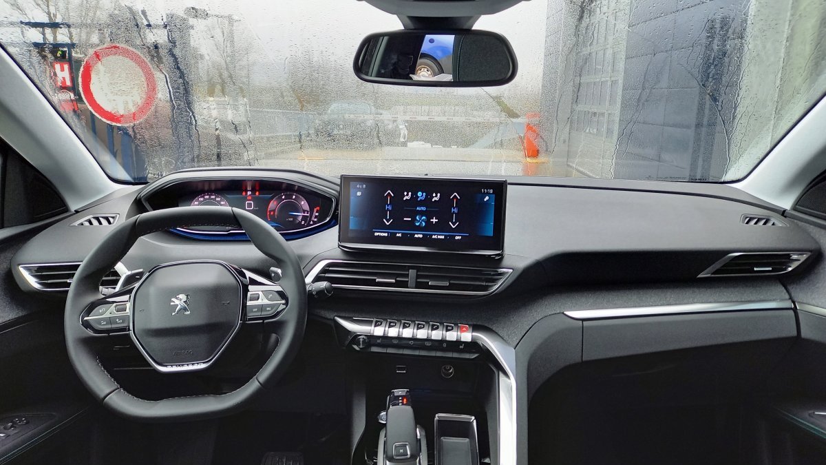 Peugeot 3008 NEW 1,5 BlueHDi Allure Pack 130k EAT8