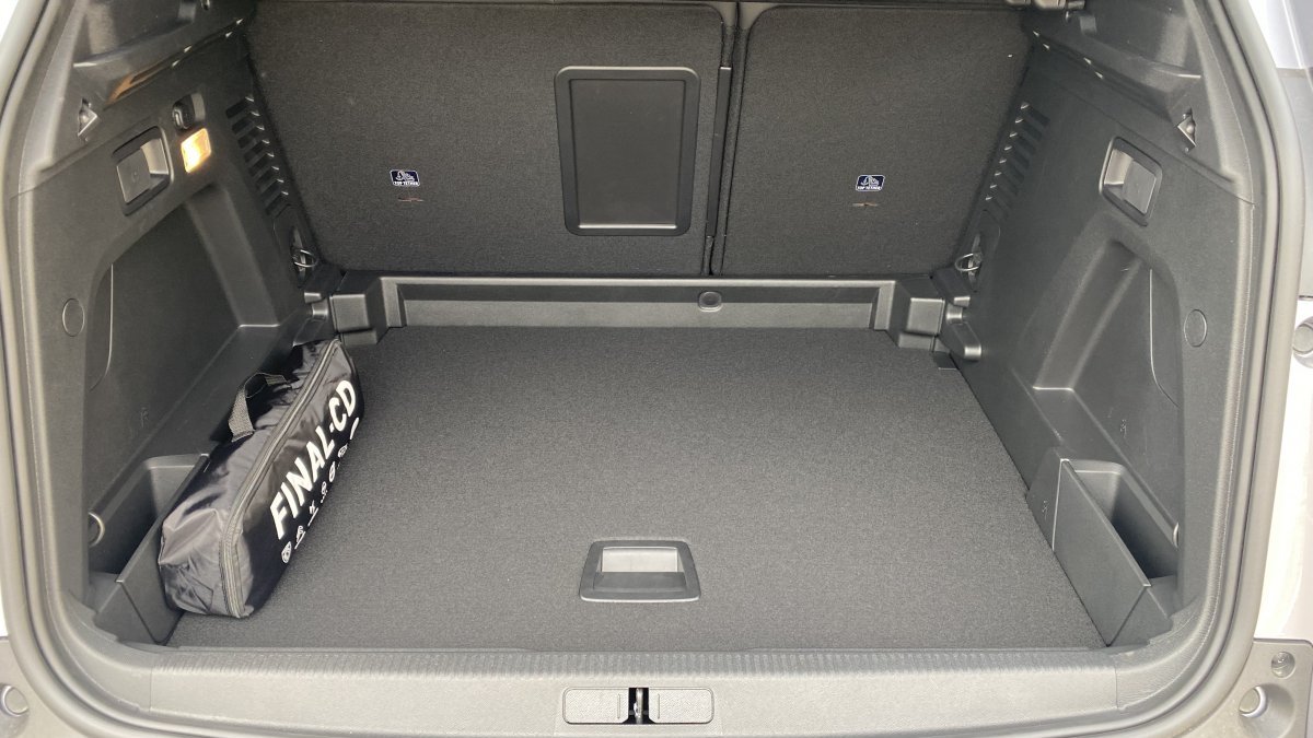 Peugeot 3008 NEW 1,5 BlueHDi Allure Pack AUTOMAT skladom