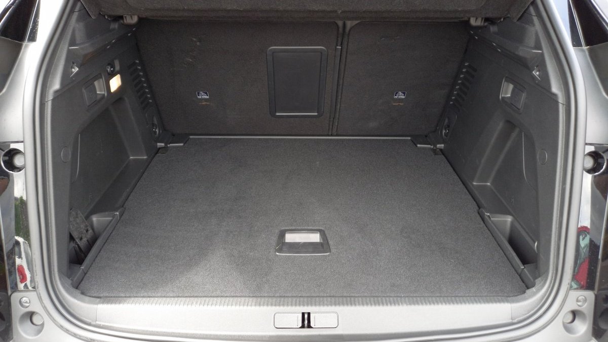 Peugeot 3008 NEW 1,5 BlueHDi GT 130k EAT8