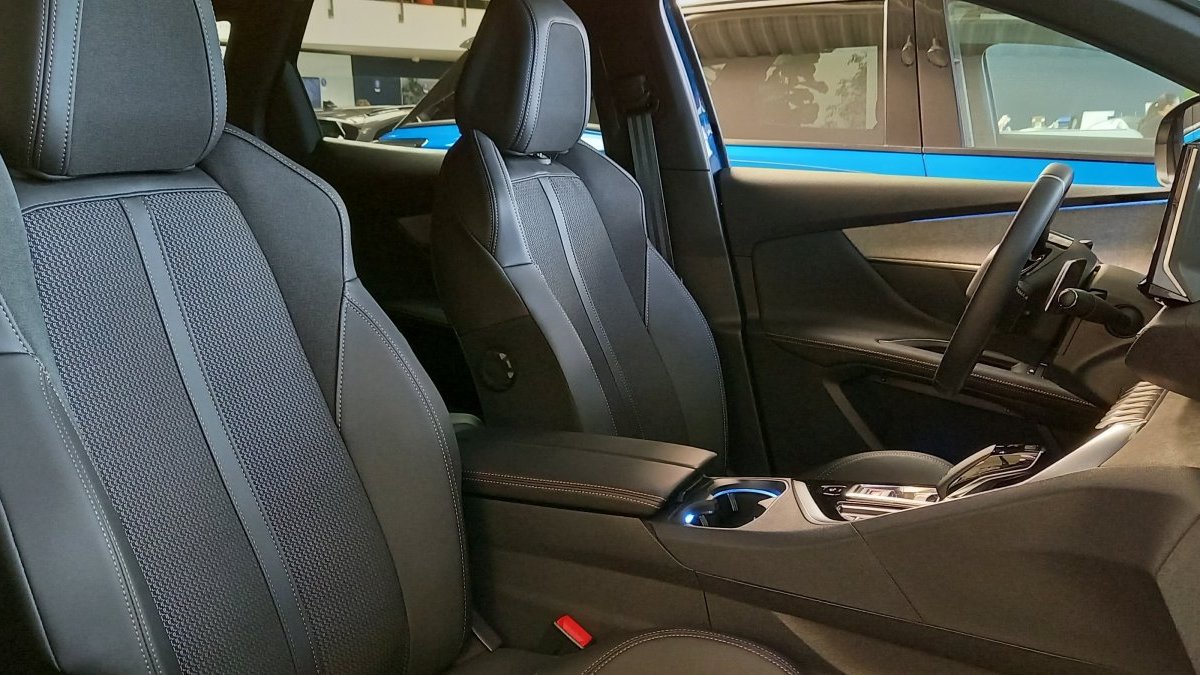 Peugeot 3008 NEW 1,5 BlueHDi GT 130k EAT8