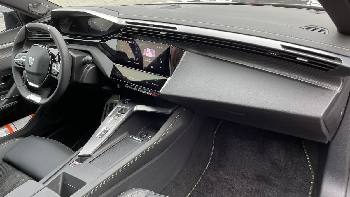 Peugeot 408 1.2 PureTech GT 130k EAT8