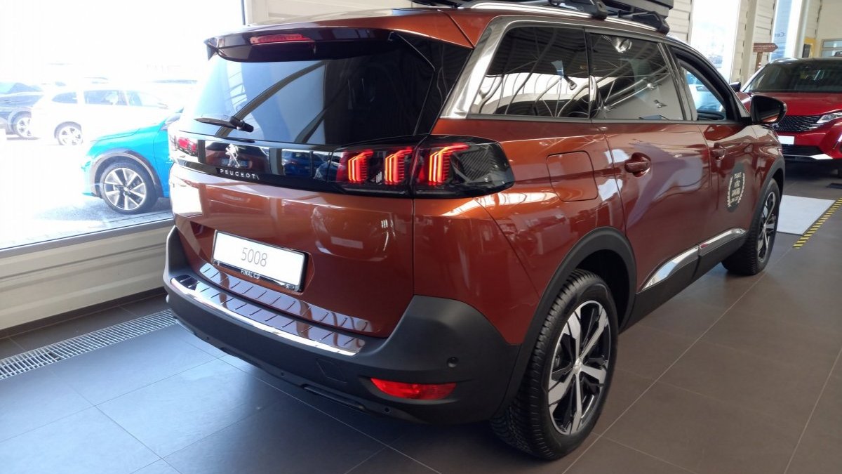 Peugeot 5008 NEW 1,5 BlueHDi ALLURE PACK 130k EAT8
