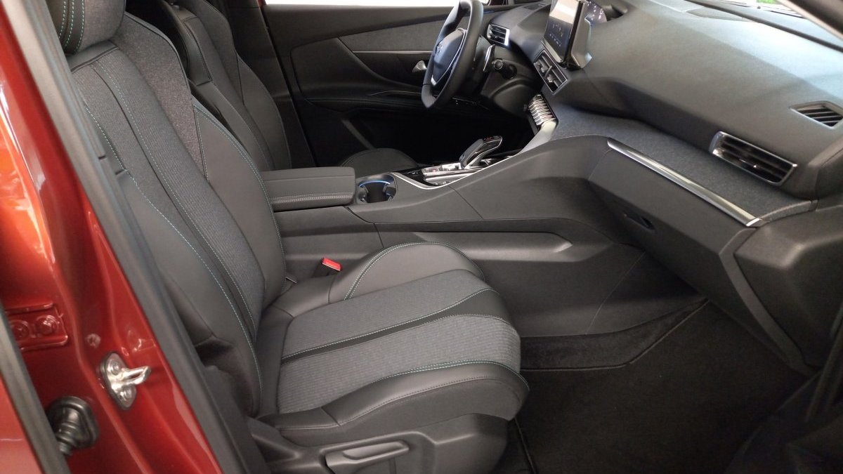 Peugeot 5008 NEW 1,5 BlueHDi ALLURE PACK 130k EAT8