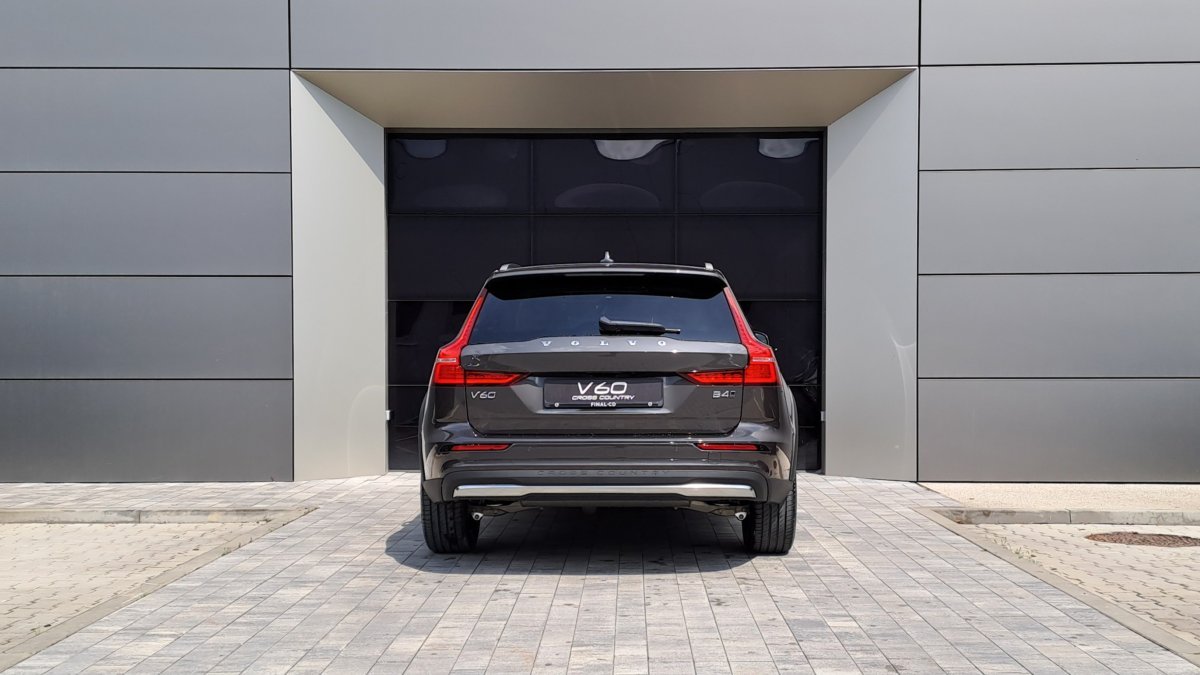 Volvo V60 CROSS COUNTRY B4 (D) PLUS AT8 AWD 