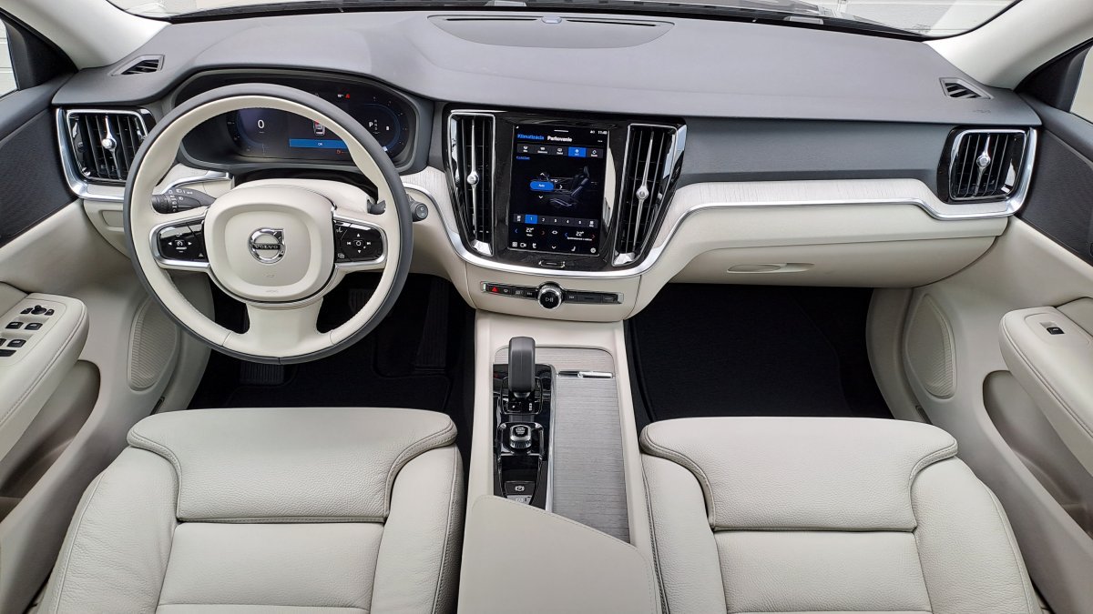 Volvo V60 CROSS COUNTRY B4 (D) PLUS AT8 AWD 